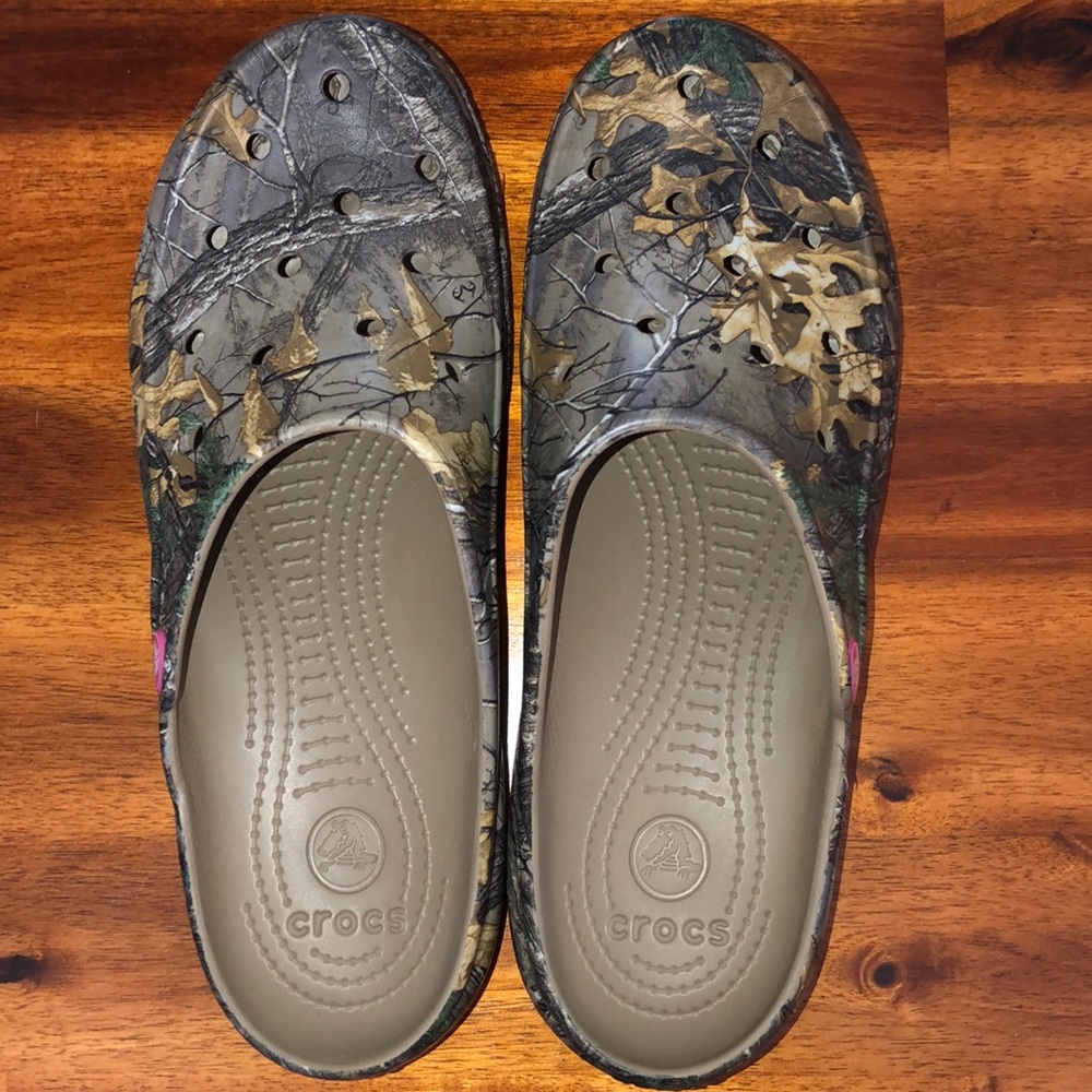 Crocs Camo freesail crocs, women’s size 10